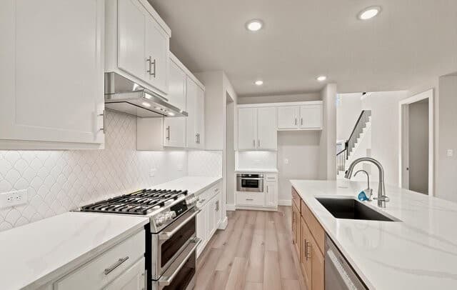 5-bedroom rental at 7118 Avignon Forest in San Antonio, TX — photo 4