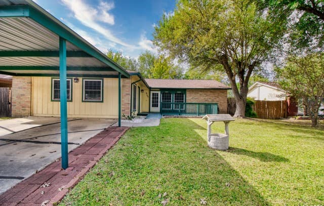 4-bedroom rental at 6106 Little Brandywine Crk in San Antonio, TX — photo 3