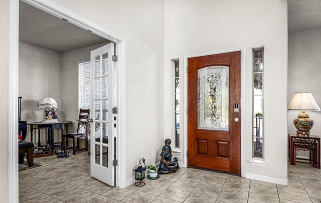 5-bedroom rental at 510 Catanbo Ct in San Antonio, TX — photo 3