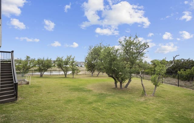 5-bedroom rental at 226 Vizcaya in Boerne, TX — photo 3