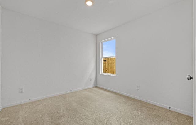 4-bedroom rental at 12711 Kathleen St in St Hedwig, TX — photo 3