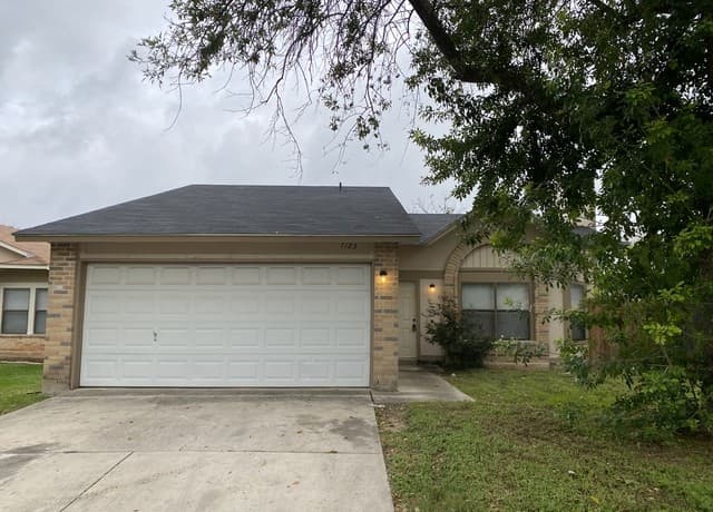 3-bedroom rental at 7123 Fallen Trail Dr in San Antonio, TX — photo 1