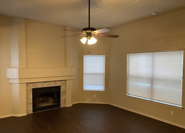 3-bedroom rental at 7123 Fallen Trail Dr in San Antonio, TX — photo 4