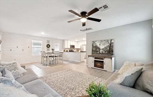 3-bedroom rental at 7251 Plow Run in San Antonio, TX — photo 4