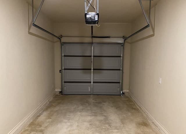 rental at 6870 Lakeview Dr in San Antonio, TX — photo 5