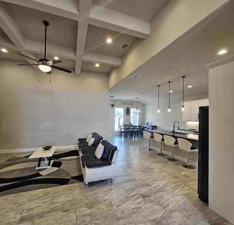 4-bedroom rental at 137 W Medium Meadow in Lytle, TX — photo 5