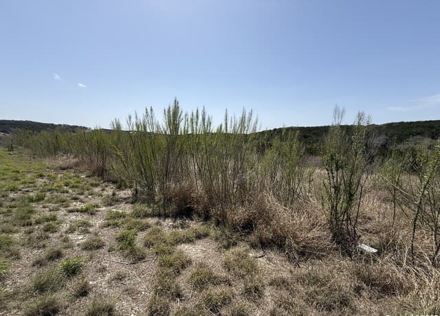 rental at PR 2775 in Mico, TX — photo 3