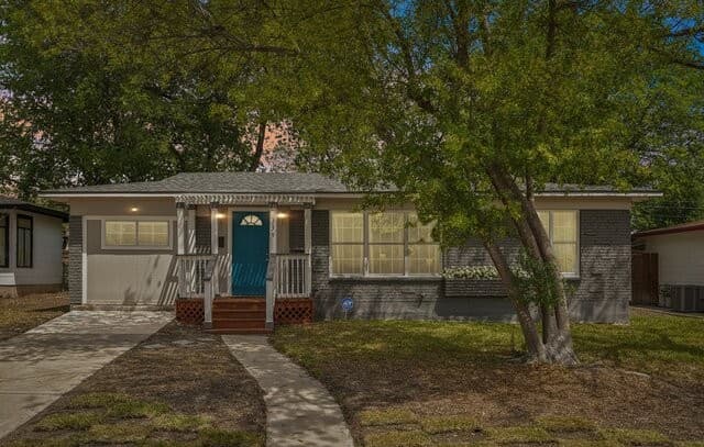 3-bedroom rental at 339 Future Dr in San Antonio, TX — photo 2