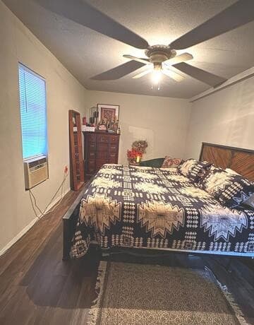 2-bedroom rental at 3523 S Laredo St in San Antonio, TX — photo 4