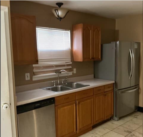 3-bedroom rental at 4330 Sunnyvale in San Antonio, TX — photo 2