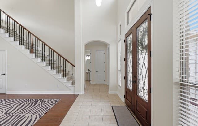 4-bedroom rental at 8919 Comanche Path in Garden Ridge, TX — photo 5