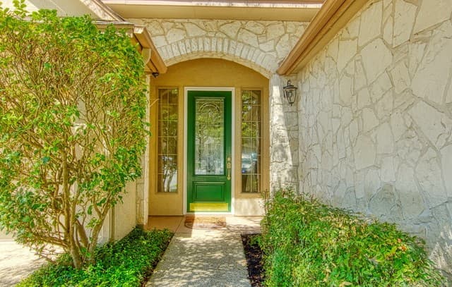 3-bedroom rental at 3607 Rustling Oaks in San Antonio, TX — photo 3