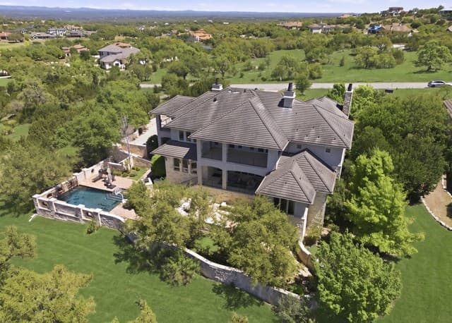 4-bedroom rental at 52 Oakland Hills in Boerne, TX — photo 2