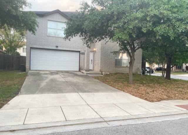 4-bedroom rental at 10603 Cavelier Pt in San Antonio, TX — photo 1