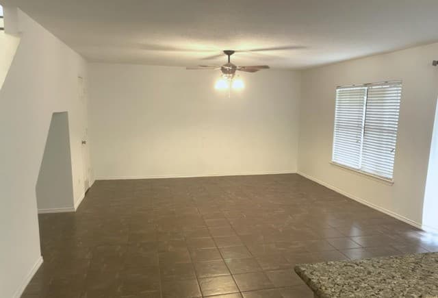 4-bedroom rental at 10603 Cavelier Pt in San Antonio, TX — photo 2