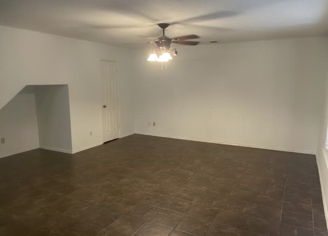4-bedroom rental at 10603 Cavelier Pt in San Antonio, TX — photo 3