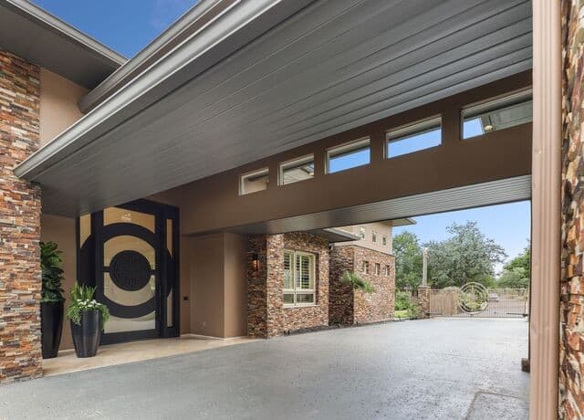 6-bedroom rental at 11 Davenport Ln in San Antonio, TX — photo 4
