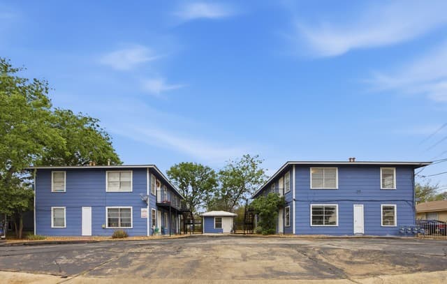 rental at 209 Zilla St in San Antonio, TX — photo 1