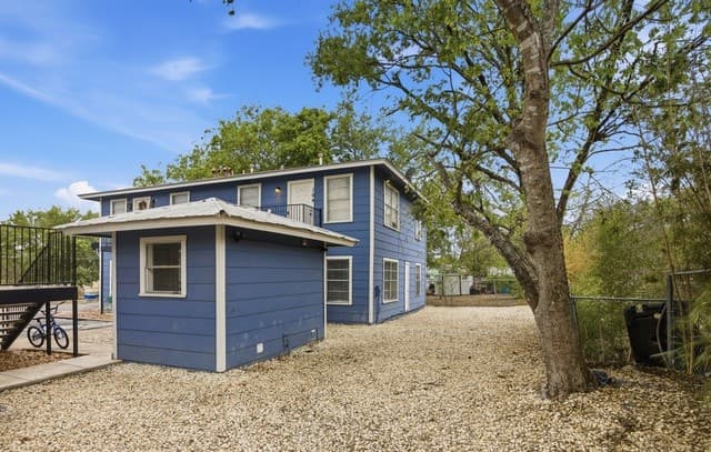rental at 209 Zilla St in San Antonio, TX — photo 4