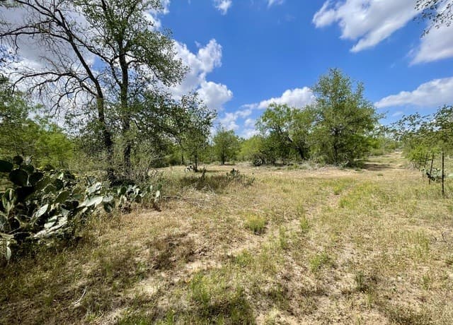 rental at 2566 Fm 539 in La Vernia, TX — photo 1