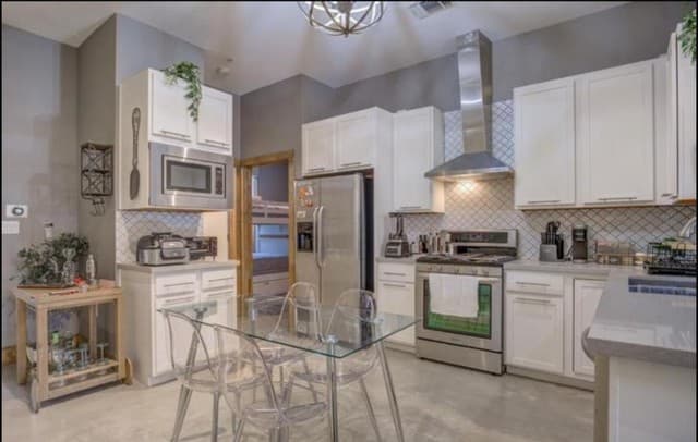 2-bedroom rental at 1542 N Alamo Unit 203 in San Antonio, TX — photo 4