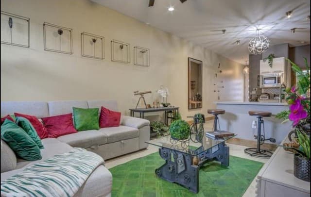 2-bedroom rental at 1542 N Alamo Unit 203 in San Antonio, TX — photo 5