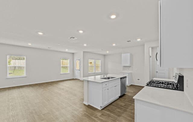4-bedroom rental at 5863 Cosmic Crisp in San Antonio, TX — photo 4