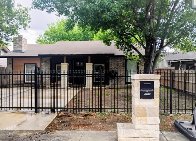 3-bedroom rental at 6750 Paradise Oak Dr in San Antonio, TX — photo 1