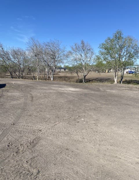 4-bedroom rental at 305 E Runge in Karnes City, TX — photo 4