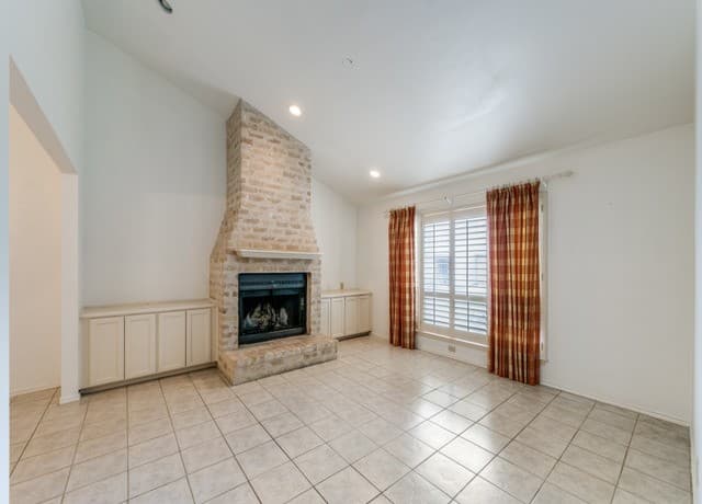 2-bedroom rental at 178 Oakwell Farms in San Antonio, TX — photo 3