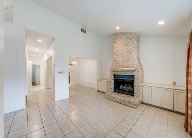 2-bedroom rental at 178 Oakwell Farms in San Antonio, TX — photo 4