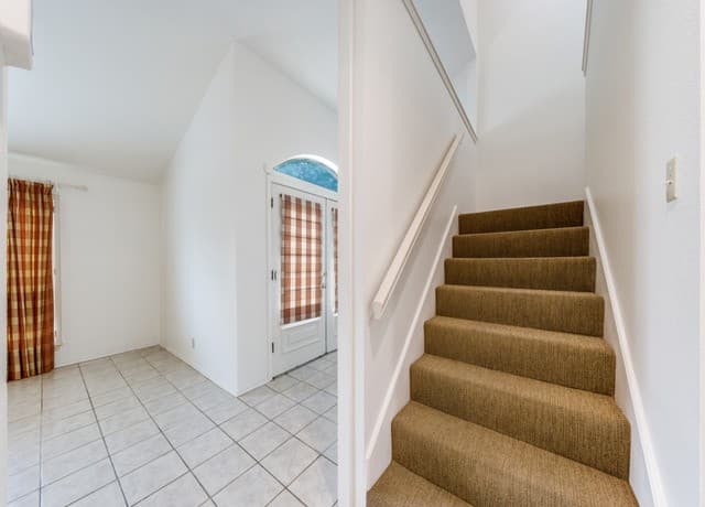 2-bedroom rental at 178 Oakwell Farms in San Antonio, TX — photo 5