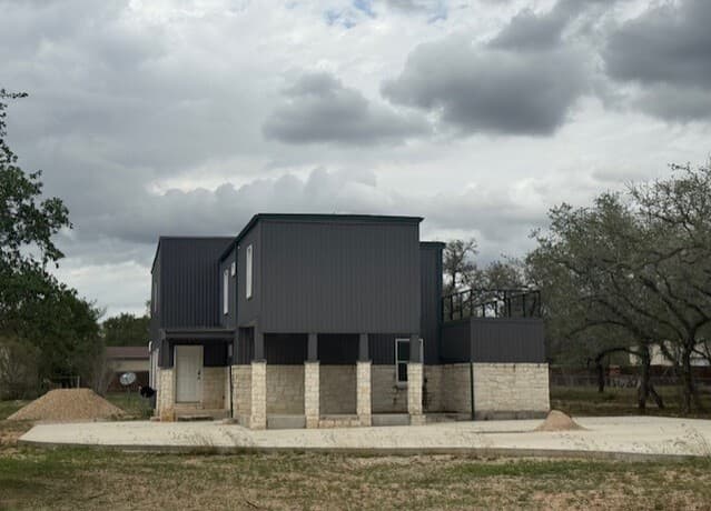 5-bedroom rental at 174 Red Fox in Poteet, TX — photo 1