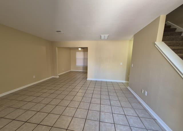 4-bedroom rental at 5907 Deer Lake Dr in San Antonio, TX — photo 4