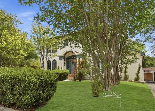 4-bedroom rental at 136 Barilla Place in San Antonio, TX — photo 2