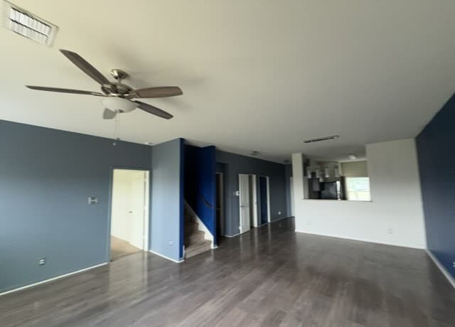 5-bedroom rental at 7342 Turnbow in San Antonio, TX — photo 5