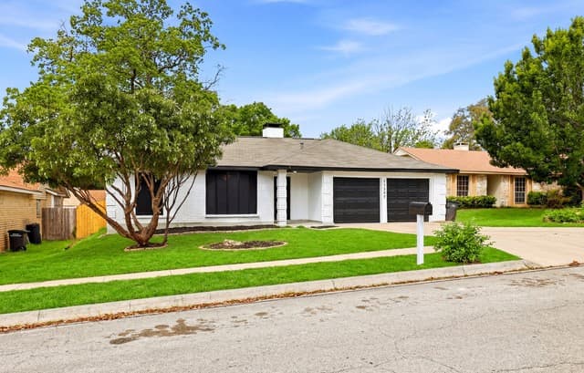 4-bedroom rental at 11507 Woollcott St in San Antonio, TX — photo 2