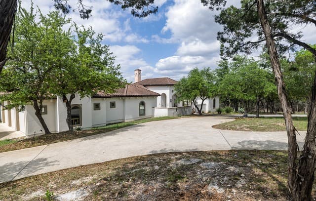 3-bedroom rental at 23869 Iron Horse in San Antonio, TX — photo 4