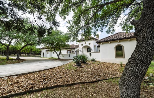 3-bedroom rental at 23869 Iron Horse in San Antonio, TX — photo 5