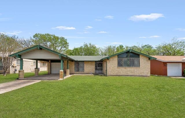 3-bedroom rental at 4874 Castle Rose in San Antonio, TX — photo 3