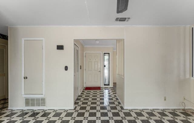 3-bedroom rental at 4874 Castle Rose in San Antonio, TX — photo 5