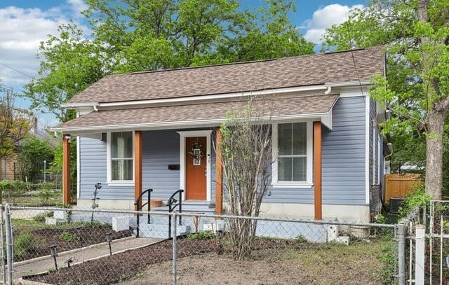 3-bedroom rental at 125 Stace in San Antonio, TX — photo 2