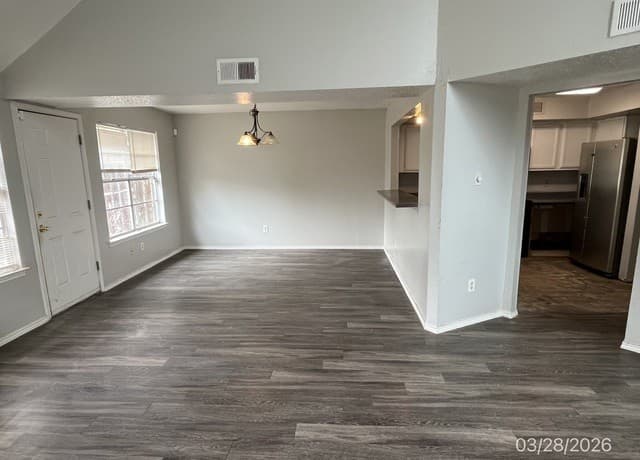 3-bedroom rental at 11343 Hatchet Pass Dr in San Antonio, TX — photo 3