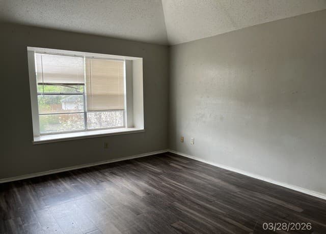 3-bedroom rental at 11343 Hatchet Pass Dr in San Antonio, TX — photo 5