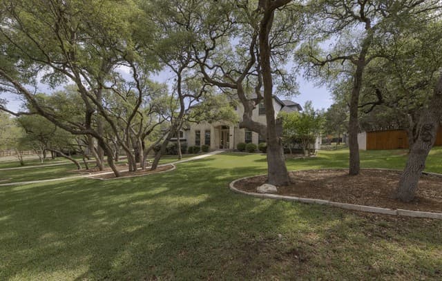 4-bedroom rental at 26422 Enchanted Wind in San Antonio, TX — photo 2