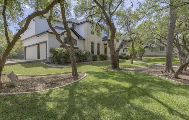 4-bedroom rental at 26422 Enchanted Wind in San Antonio, TX — photo 5