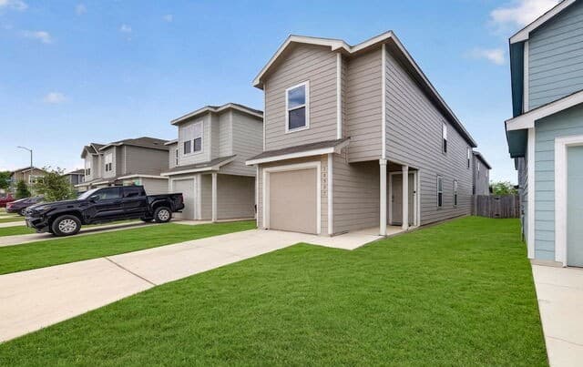 4-bedroom rental at 10957 Presa Way in San Antonio, TX — photo 3