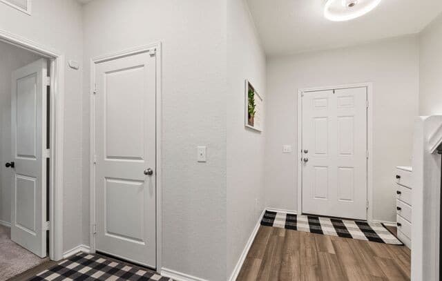 4-bedroom rental at 5303 Hickory Pl in San Antonio, TX — photo 4