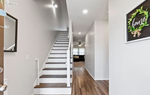 4-bedroom rental at 5303 Hickory Pl in San Antonio, TX — photo 5