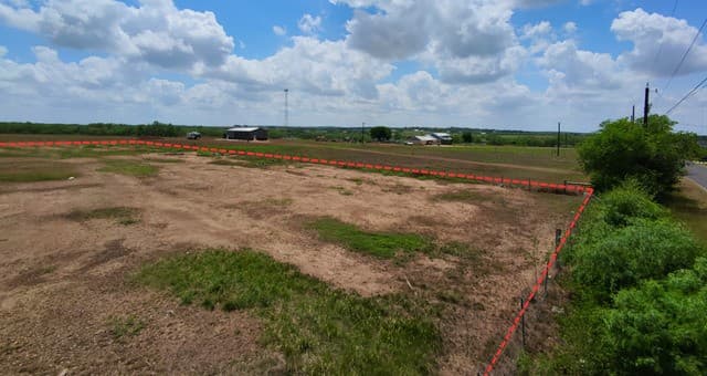 rental at 0 Crow Ln in Adkins, TX — photo 3